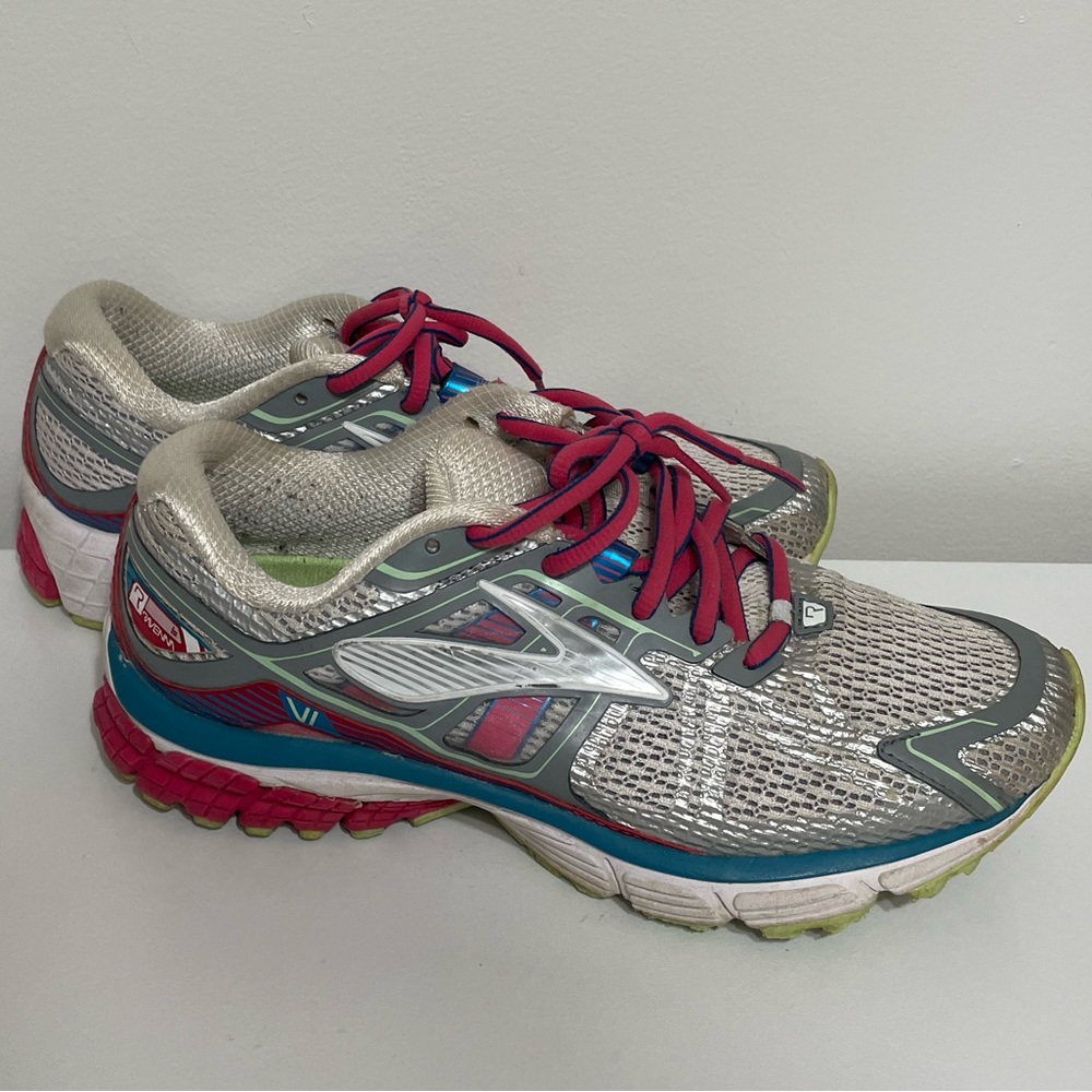 Brooks running shoe size 7.5